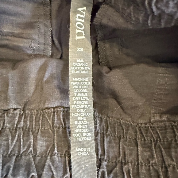 Vuori Women’s XS Gray Pull-On Shorts Elastic Waist Lightweight Active VGUC - Picture 7 of 7